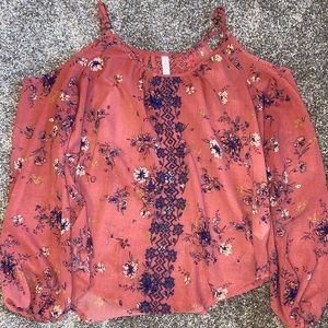 Xhilaration cold shoulder top